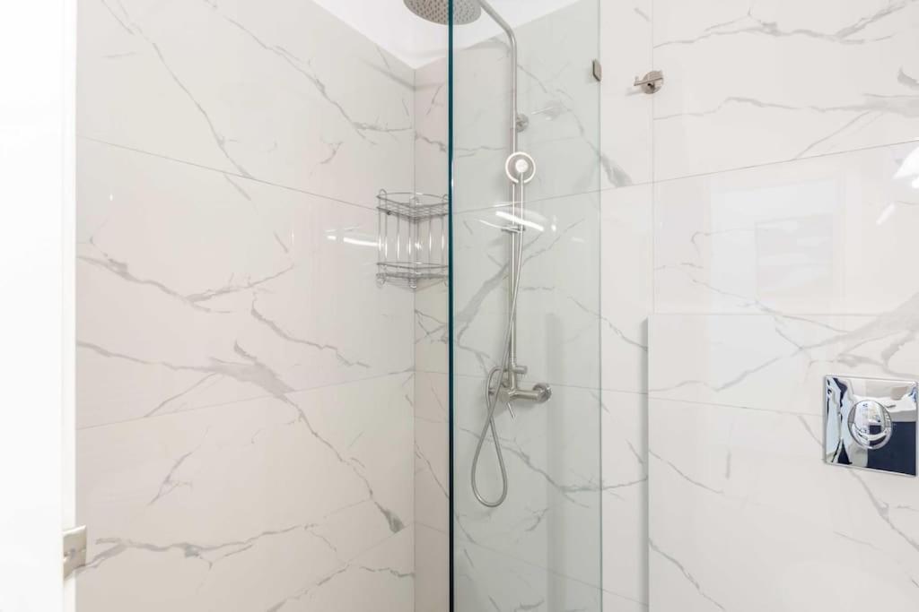 A Newly Fully Renovated Studio Athena Bagian luar foto