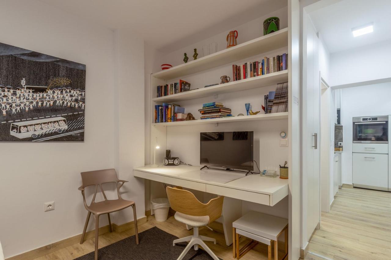 A Newly Fully Renovated Studio Athena Bagian luar foto